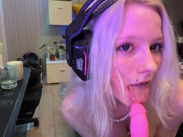 PaleSuccubus live cam on BongaCams