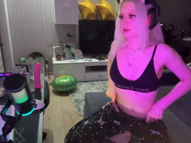 PaleSuccubus live cam on BongaCams