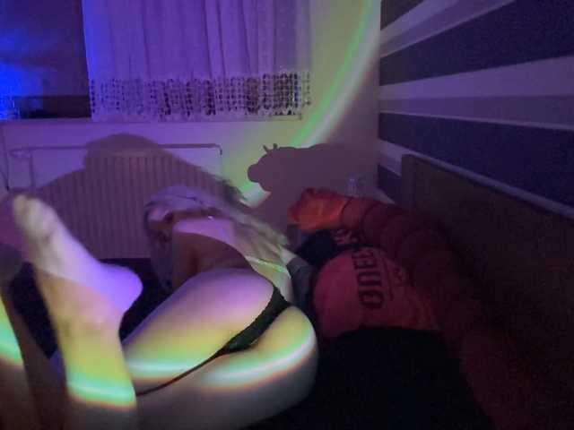 PaleSuccubus live cam on BongaCams