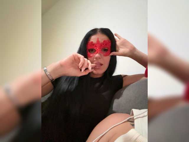LatinaLunaa webcam