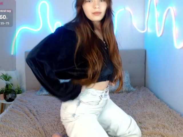 ViollaFoxy live cam preview