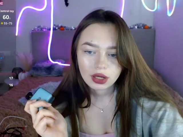 ViollaFoxy live cam on BongaCams
