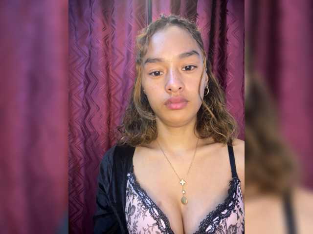 Nathie01 live cam on BongaCams