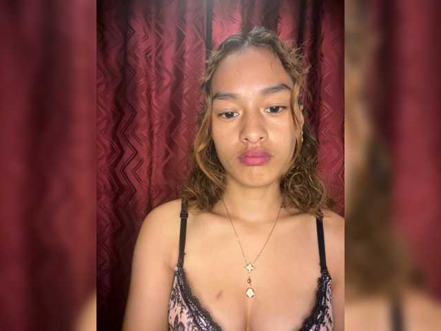 Nathie01 live cam on BongaCams
