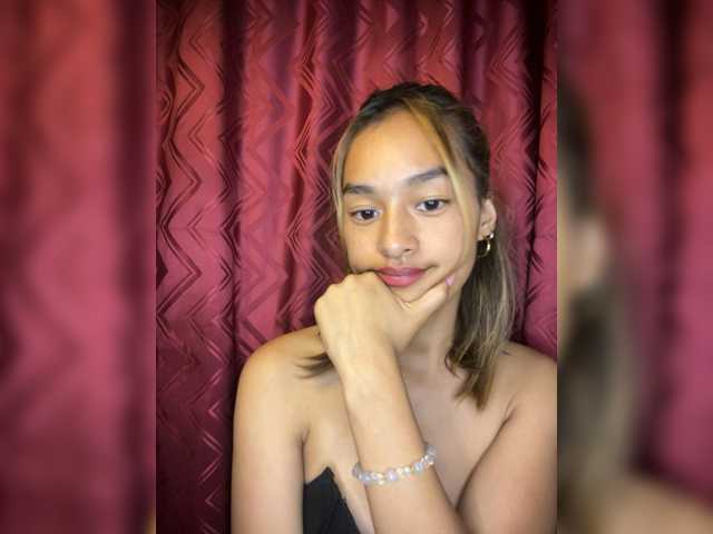 Nathie01, live now on BongaCams