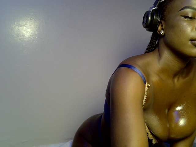 EbonykishKE live cam on BongaCams