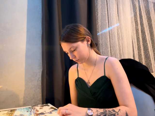GiannaAdhami live cam on BongaCams
