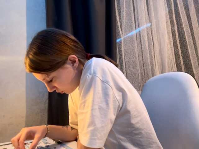 GiannaAdhami live cam preview