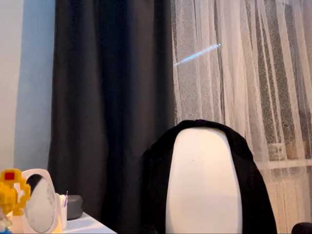 GiannaAdhami live cam preview