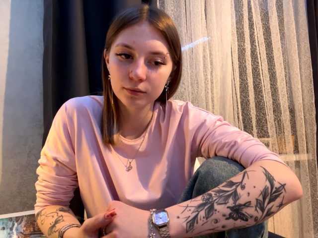 GiannaAdhami live cam on BongaCams