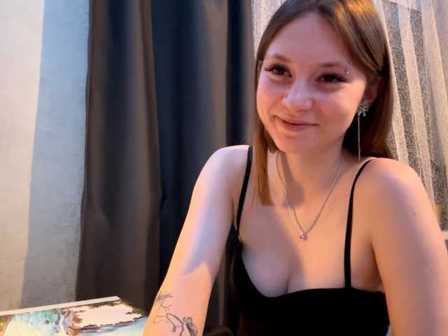GiannaAdhami live cam on BongaCams