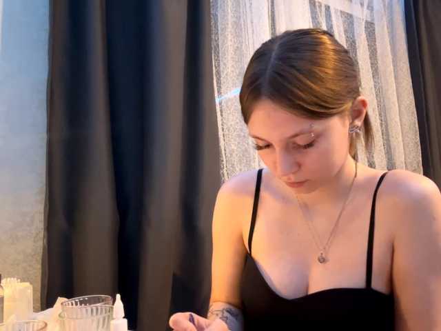 GiannaAdhami live cam on BongaCams