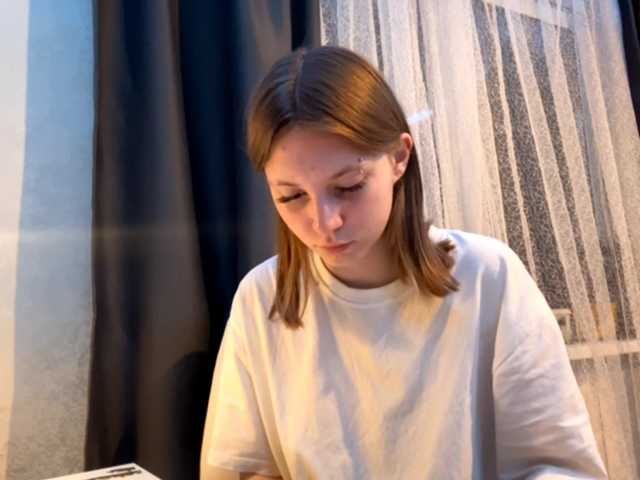 GiannaAdhami live cam preview