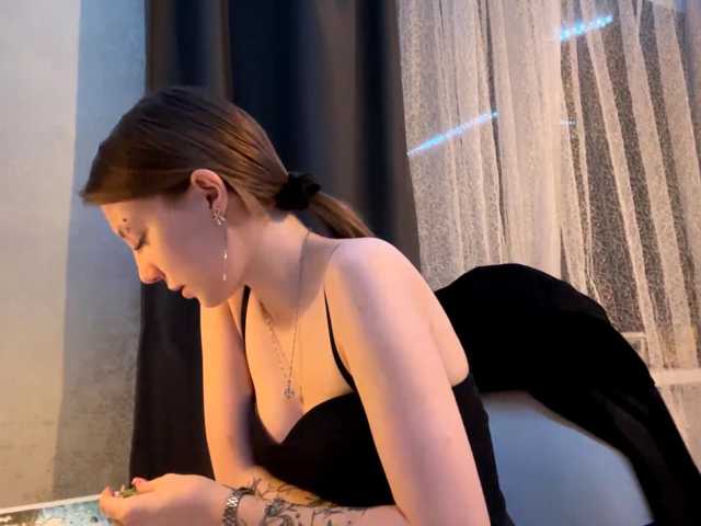 GiannaAdhami live cam on BongaCams
