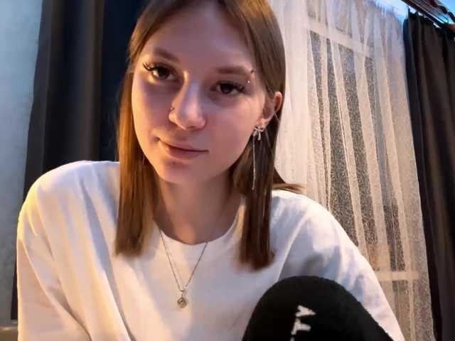 GiannaAdhami live cam preview