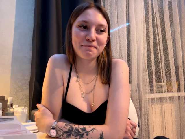GiannaAdhami live cam on BongaCams