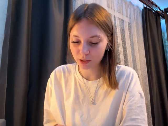 GiannaAdhami live cam preview