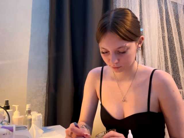 GiannaAdhami live cam on BongaCams