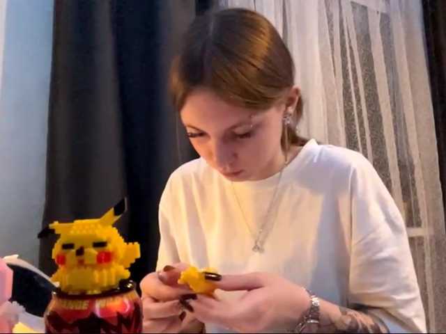 GiannaAdhami live cam preview