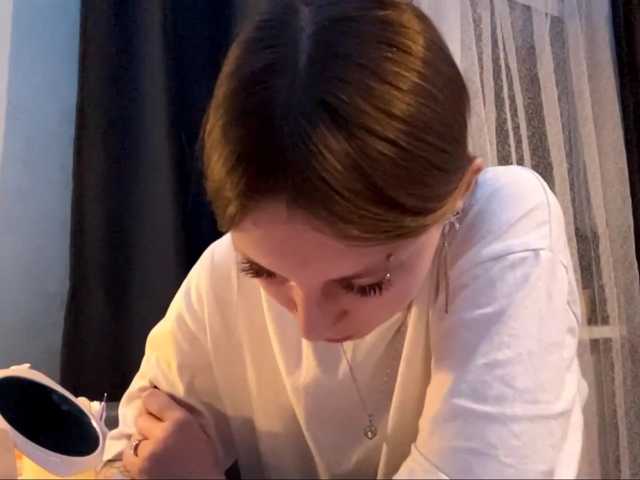 GiannaAdhami live cam preview