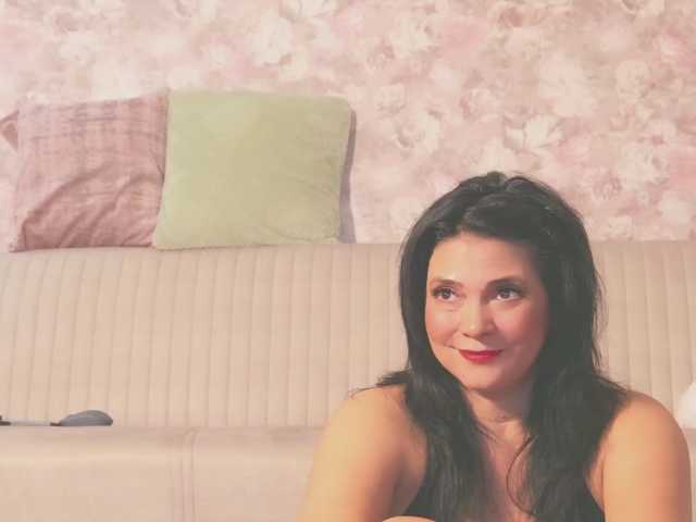 MadameVelvet live cam preview