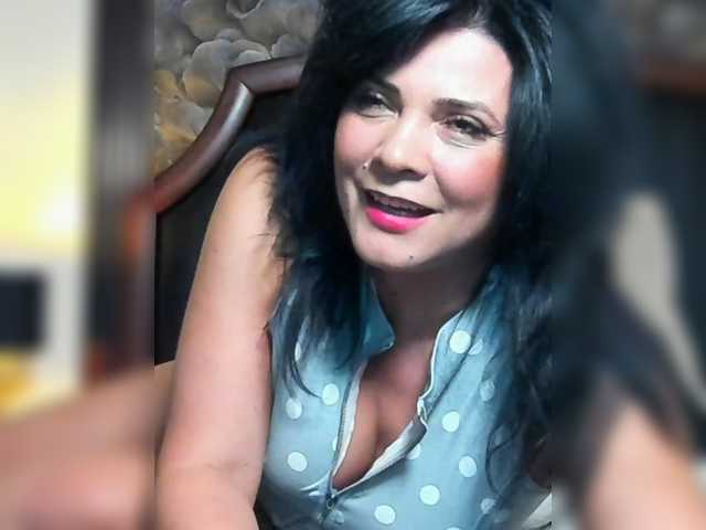 MadameVelvet live cam preview