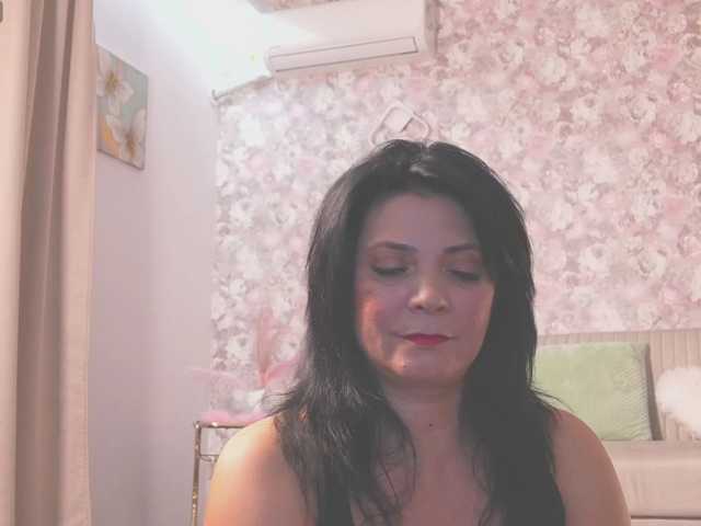 MadameVelvet live cam preview
