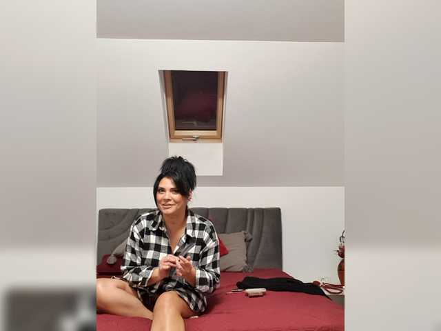 MadameVelvet live cam preview