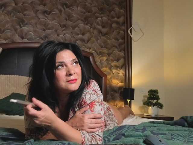 MadameVelvet live cam preview
