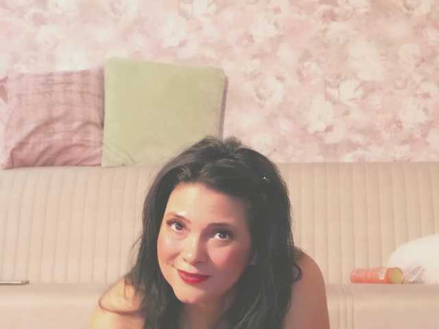 MadameVelvet live cam preview