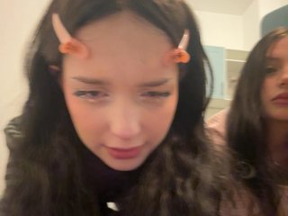 lia-mili live on BongaCams