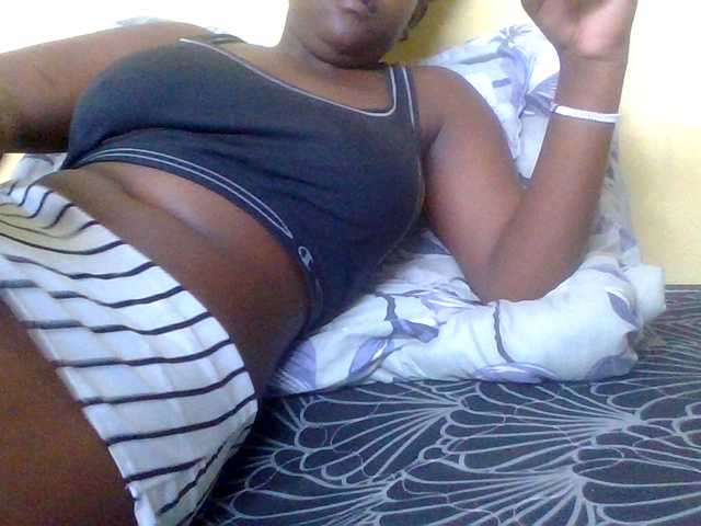 Sweetmia4U live cam on BongaCams