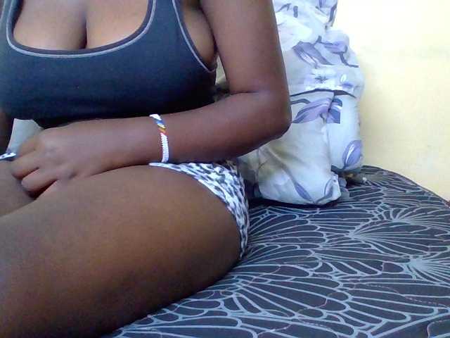 Sweetmia4U, en vivo ahora en BongaCams