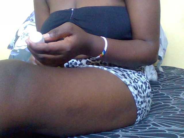 Sweetmia4U live cam on BongaCams