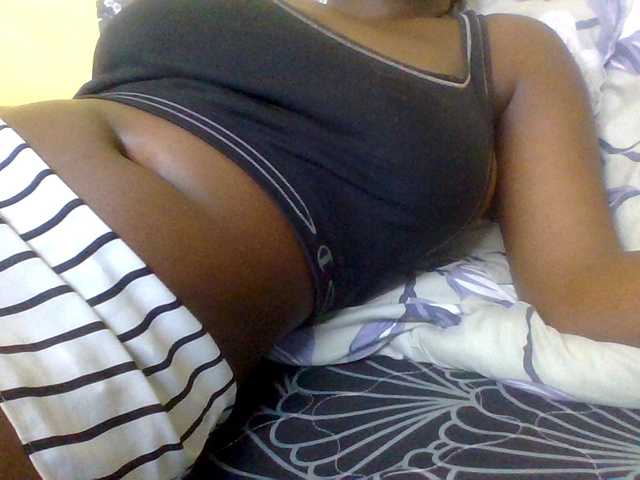 Sweetmia4U live cam on BongaCams