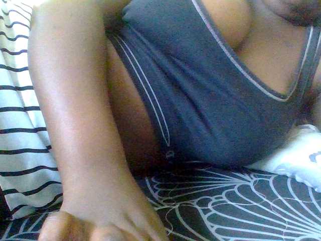 Sweetmia4U live cam on BongaCams
