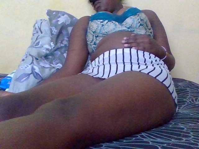 Sweetmia4U, live now on BongaCams