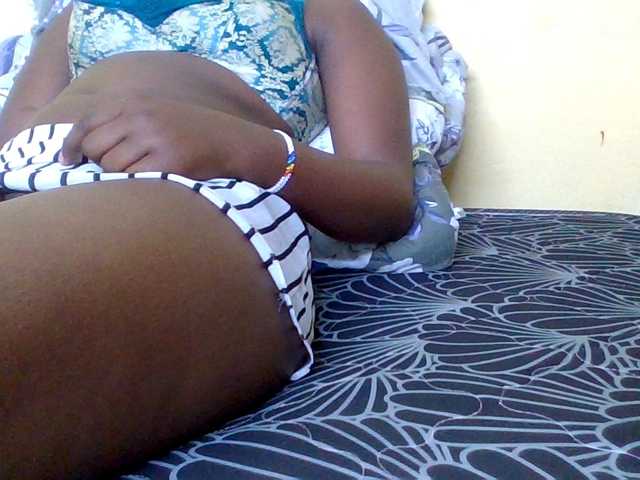 Sweetmia4U live cam on BongaCams