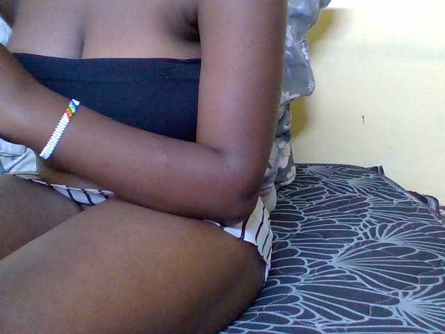 Sweetmia4U live cam on BongaCams