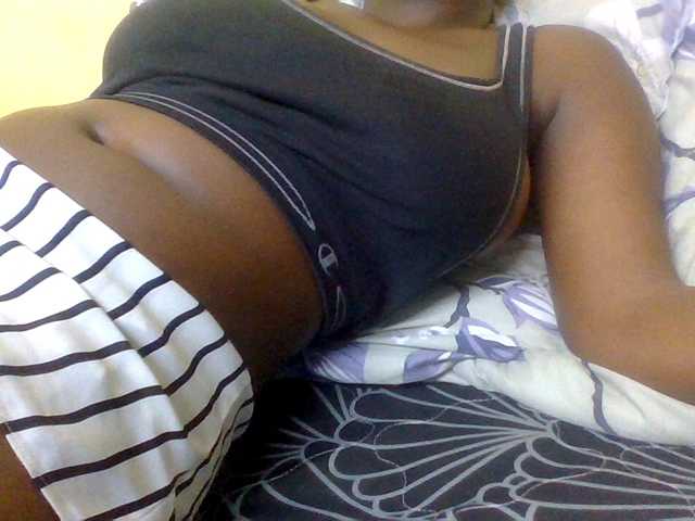 Sweetmia4U live cam on BongaCams