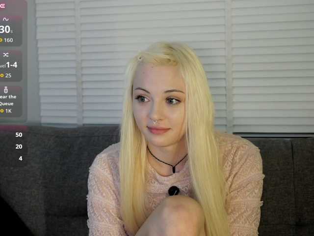 jellyeva live cam on BongaCams
