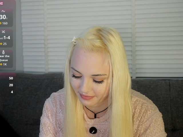 jellyeva live cam on BongaCams