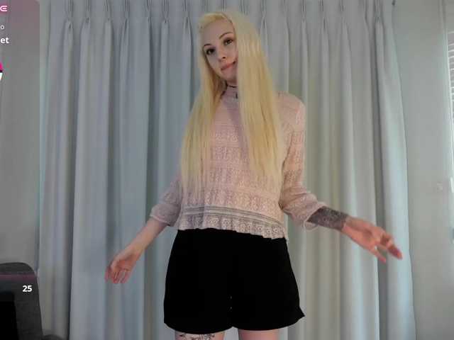 jellyeva live cam on BongaCams