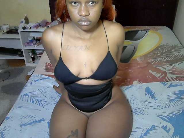 Bigbooty23 live cam on BongaCams