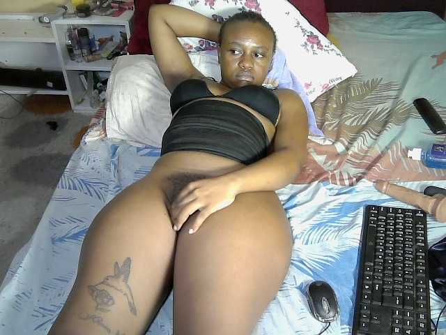 Bigbooty23 live cam on BongaCams