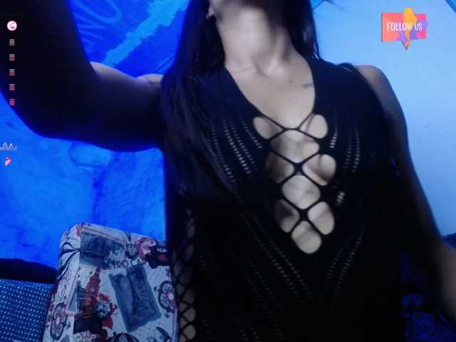Queen-Isab live cam on BongaCams