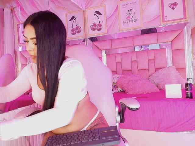 AlizzonWinters webcam