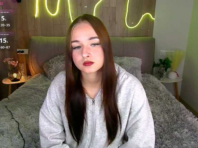 McEvaaa live cam preview