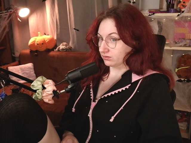 Prick1yPeach live cam on BongaCams