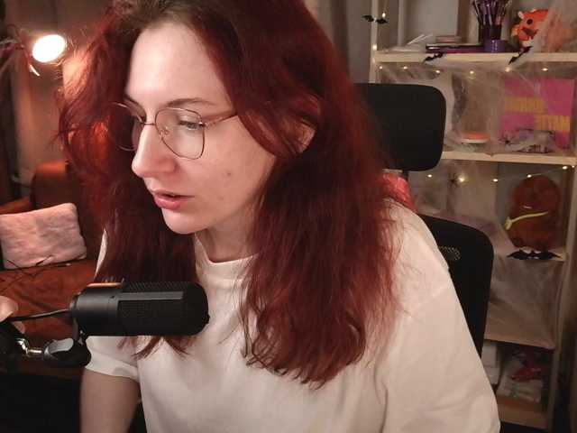 Prick1yPeach live cam on BongaCams